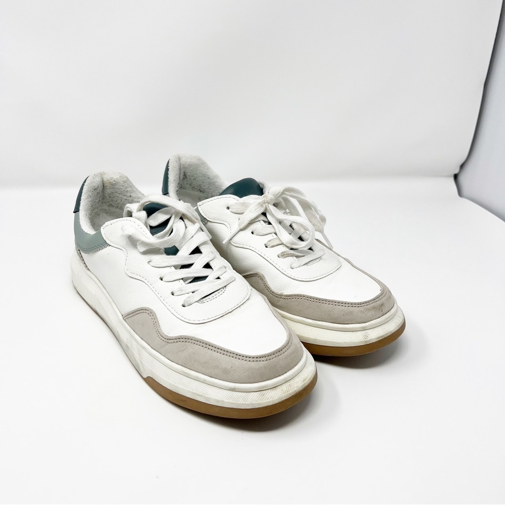 UNIVERSAL Thread Lace‎ Up Sneakers